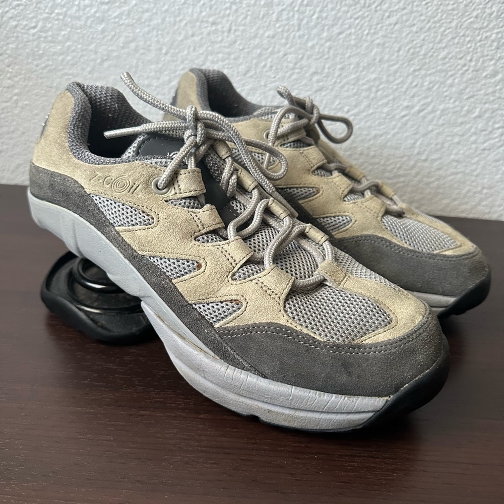 Z-Coil Women’s Comfort Sneaker Shoes US 7